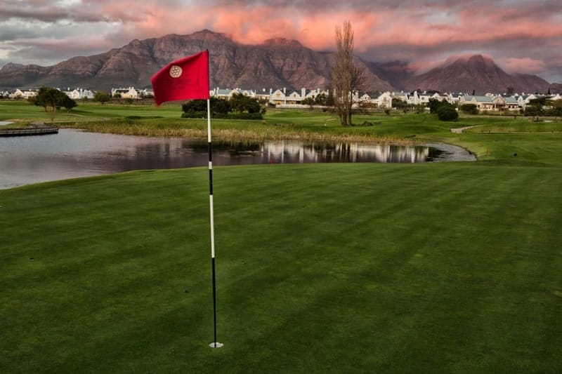 Golf Courses In Stellenbosch, de zalze - lanzerac